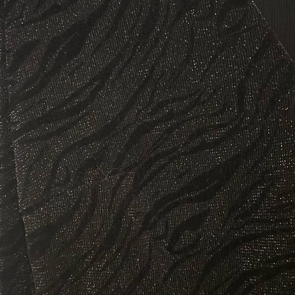 Sparkly zebra print top size small - Picture 4 of 5